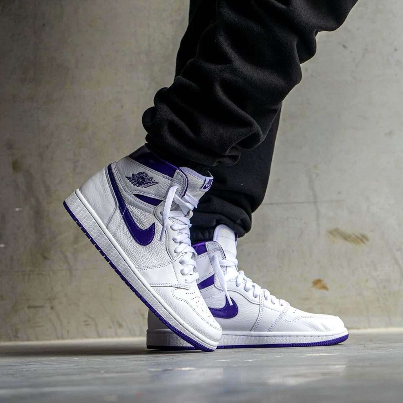 Air Jordan 1 High OG Wmns 'Court Purple'- Streetwear Fashion - thesclo.com