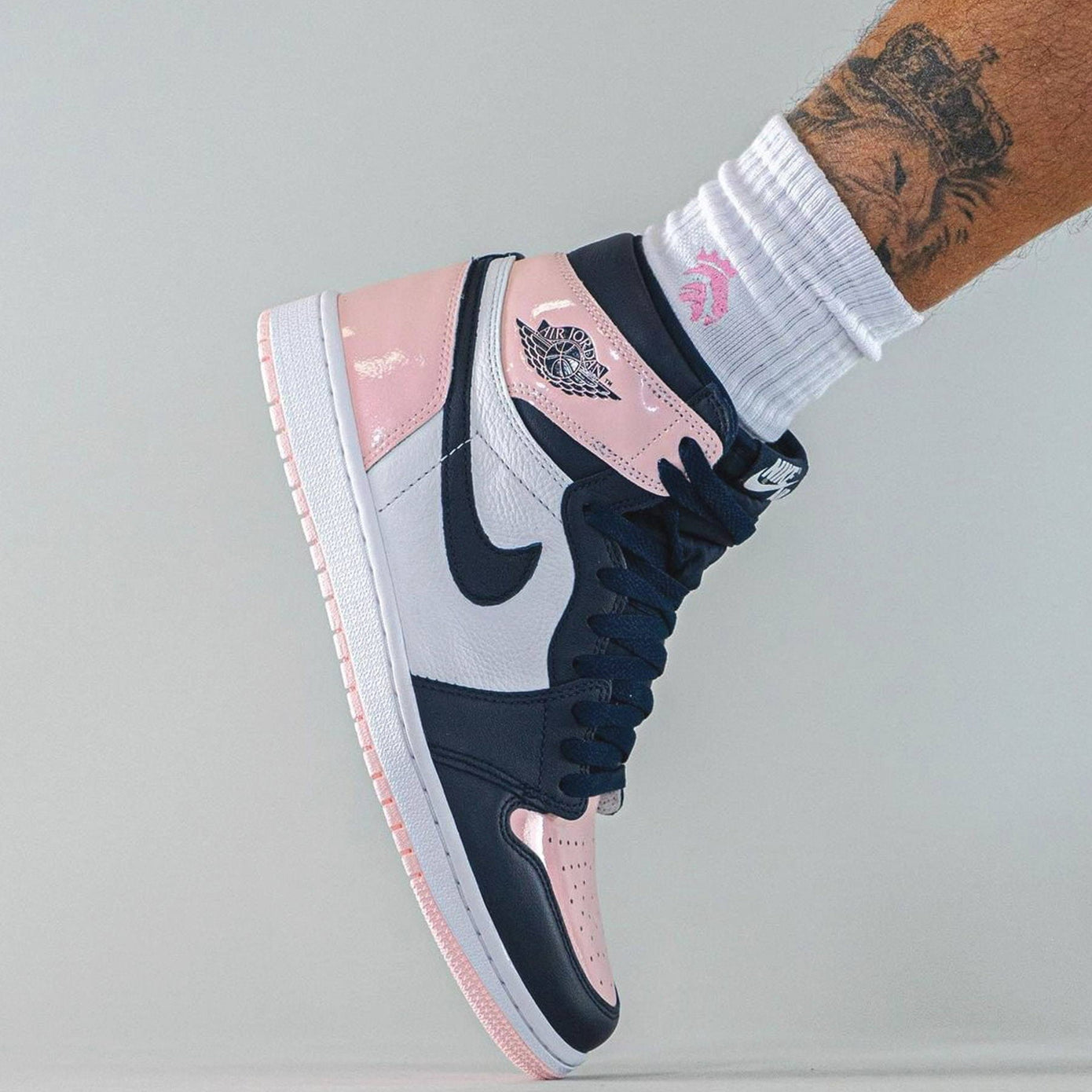 Air Jordan 1 Retro High Wmns OG SE 'Bubble Gum'- Streetwear Fashion - thesclo.com