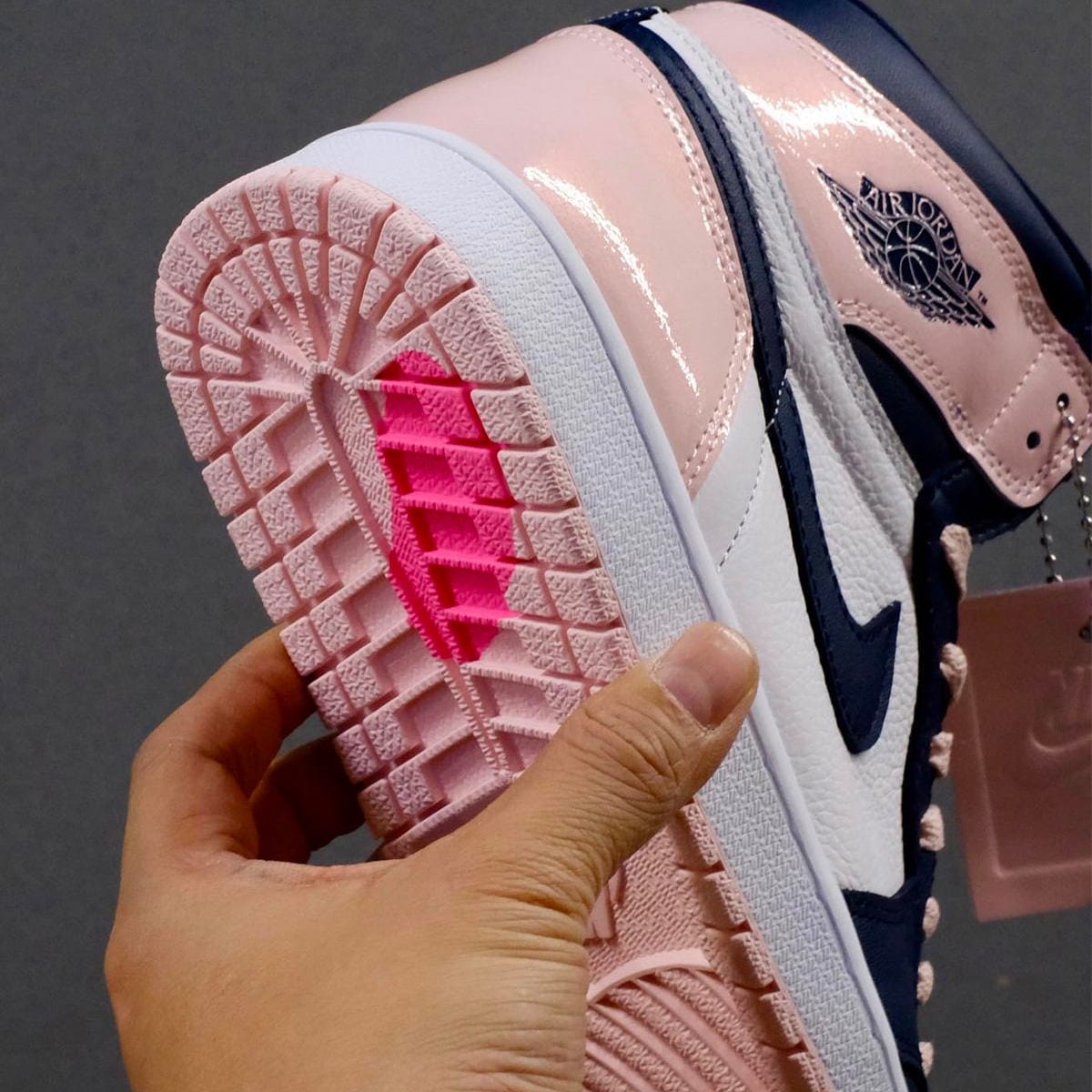 Air Jordan 1 Retro High Wmns OG SE 'Bubble Gum'- Streetwear Fashion - thesclo.com