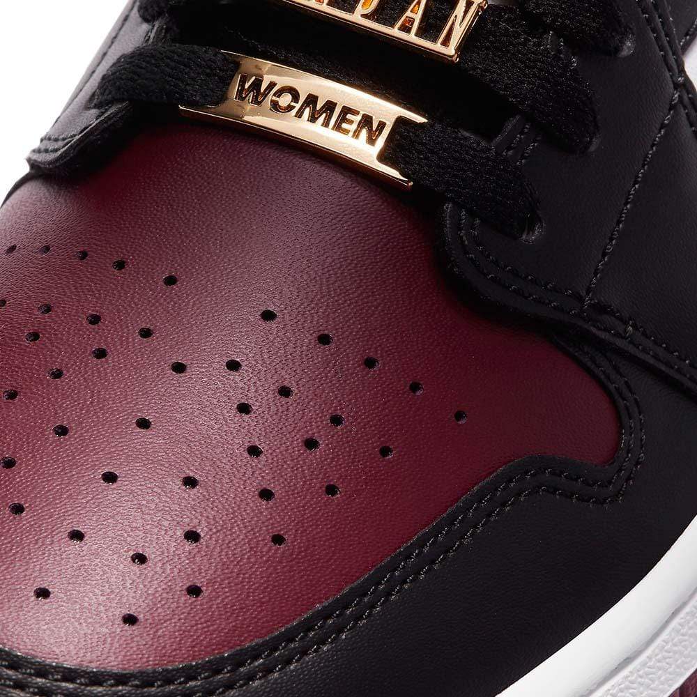 Air Jordan 1 Wmns Mid SE 'Gold Pendants'- Streetwear Fashion - thesclo.com