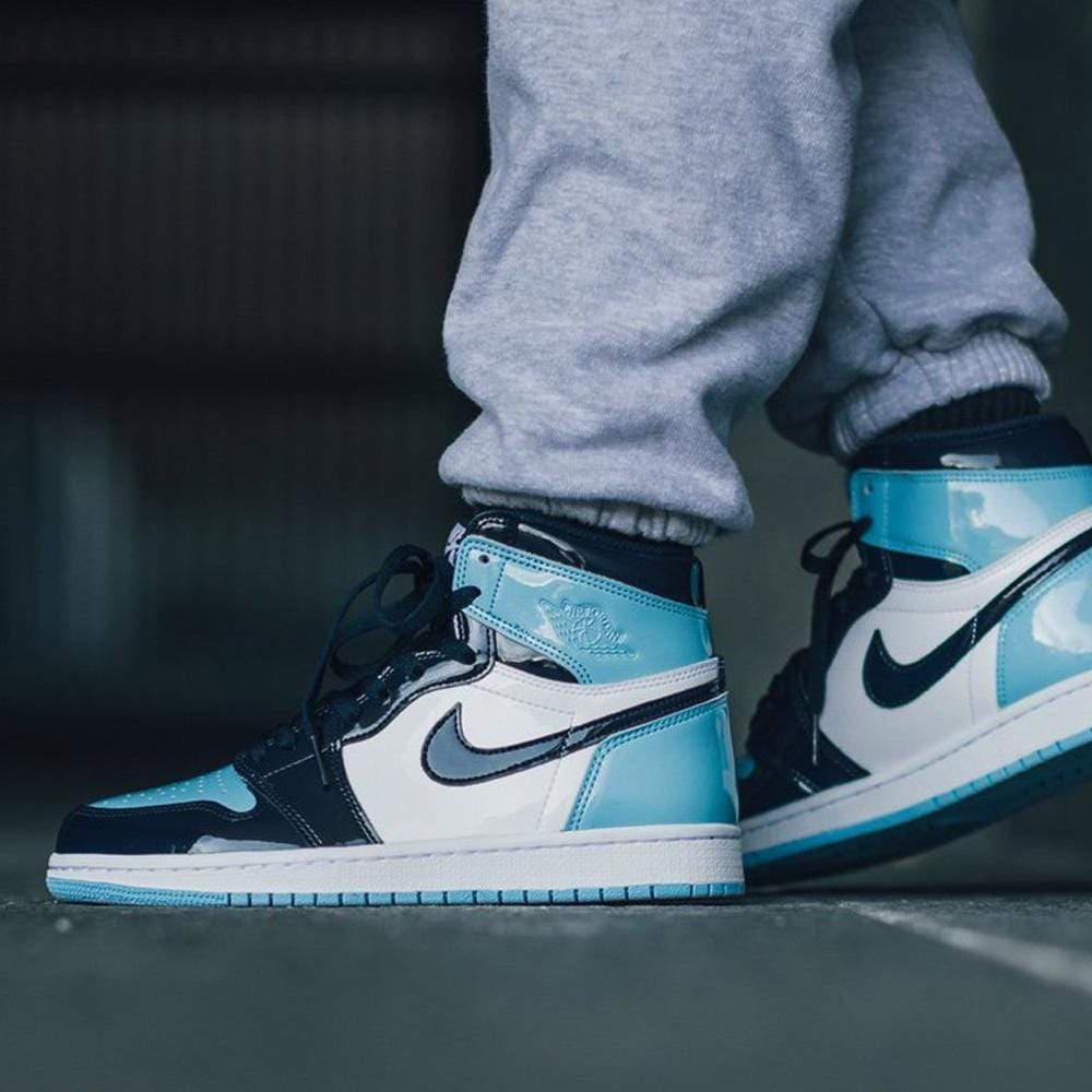 Air Jordan 1 Wmns Retro High OG 'Blue Chill'- Streetwear Fashion - thesclo.com