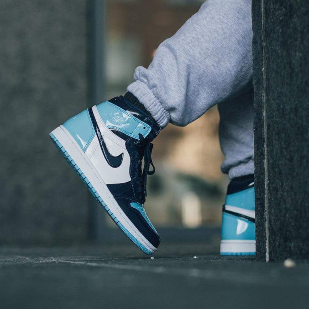 Air Jordan 1 Wmns Retro High OG 'Blue Chill'- Streetwear Fashion - thesclo.com