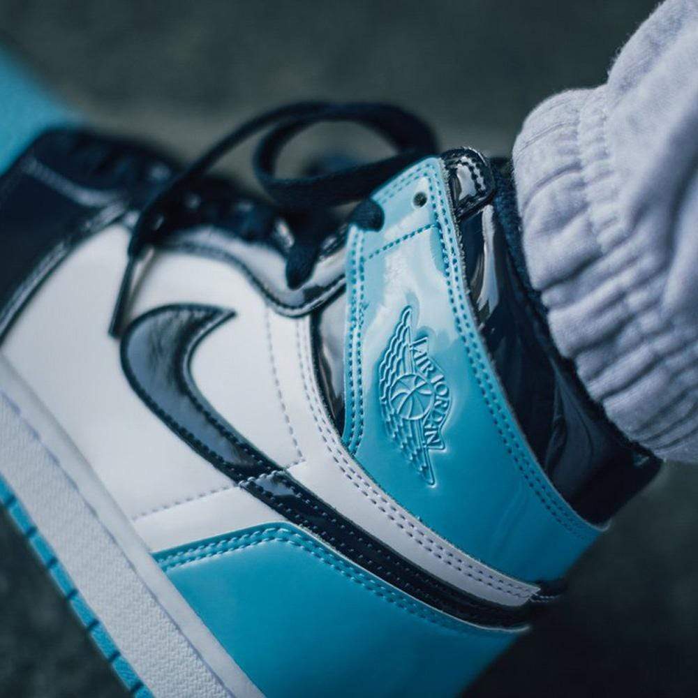 Air Jordan 1 Wmns Retro High OG 'Blue Chill'- Streetwear Fashion - thesclo.com