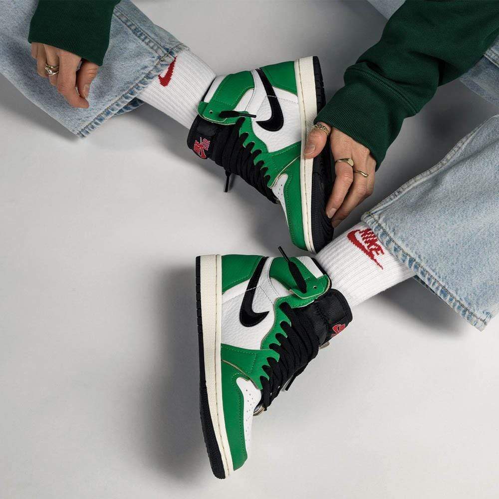 Air Jordan 1 Wmns Retro High OG 'Lucky Green'- Streetwear Fashion - thesclo.com