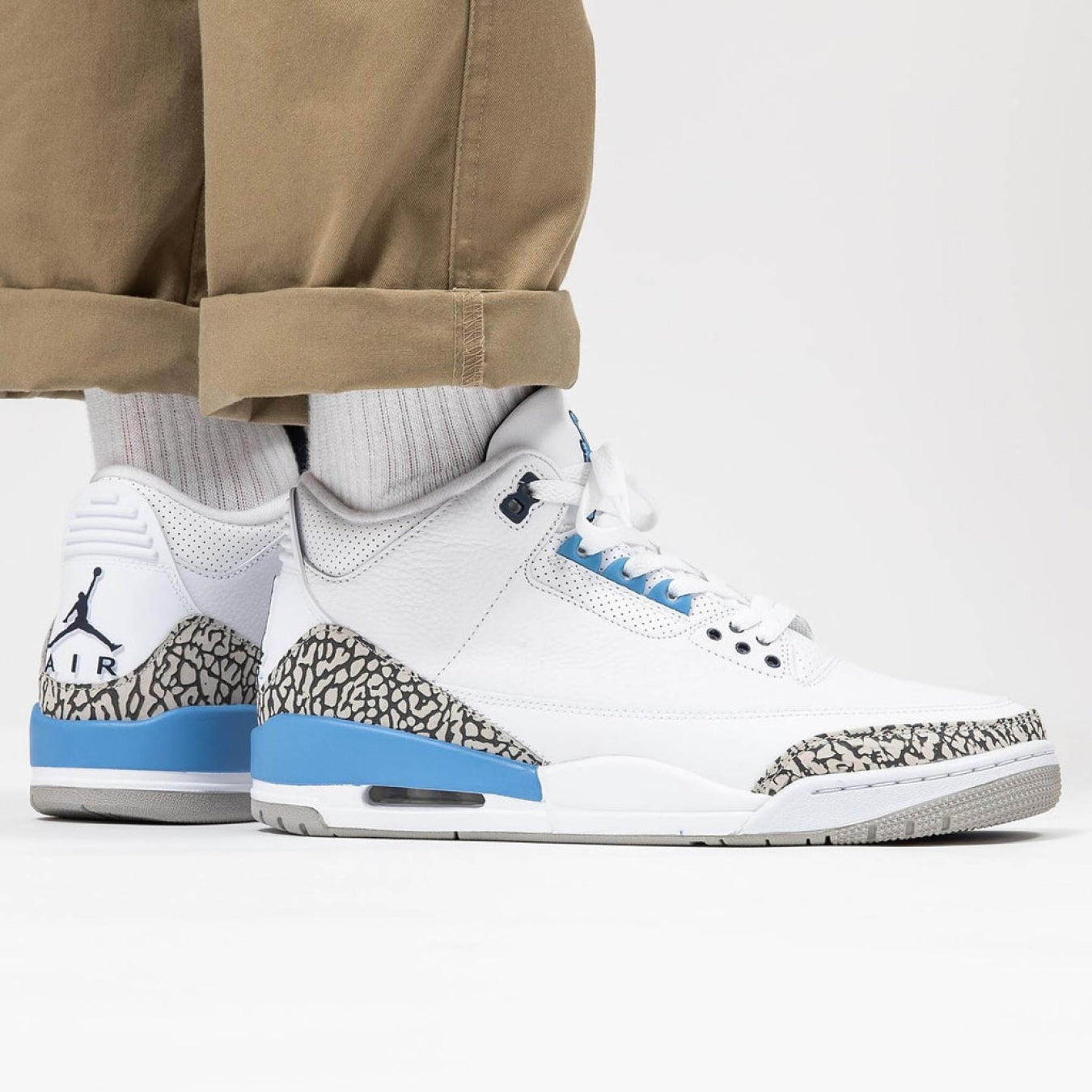 Air Jordan 3 Retro 'UNC' - Streetwear Fashion - thesclo.com