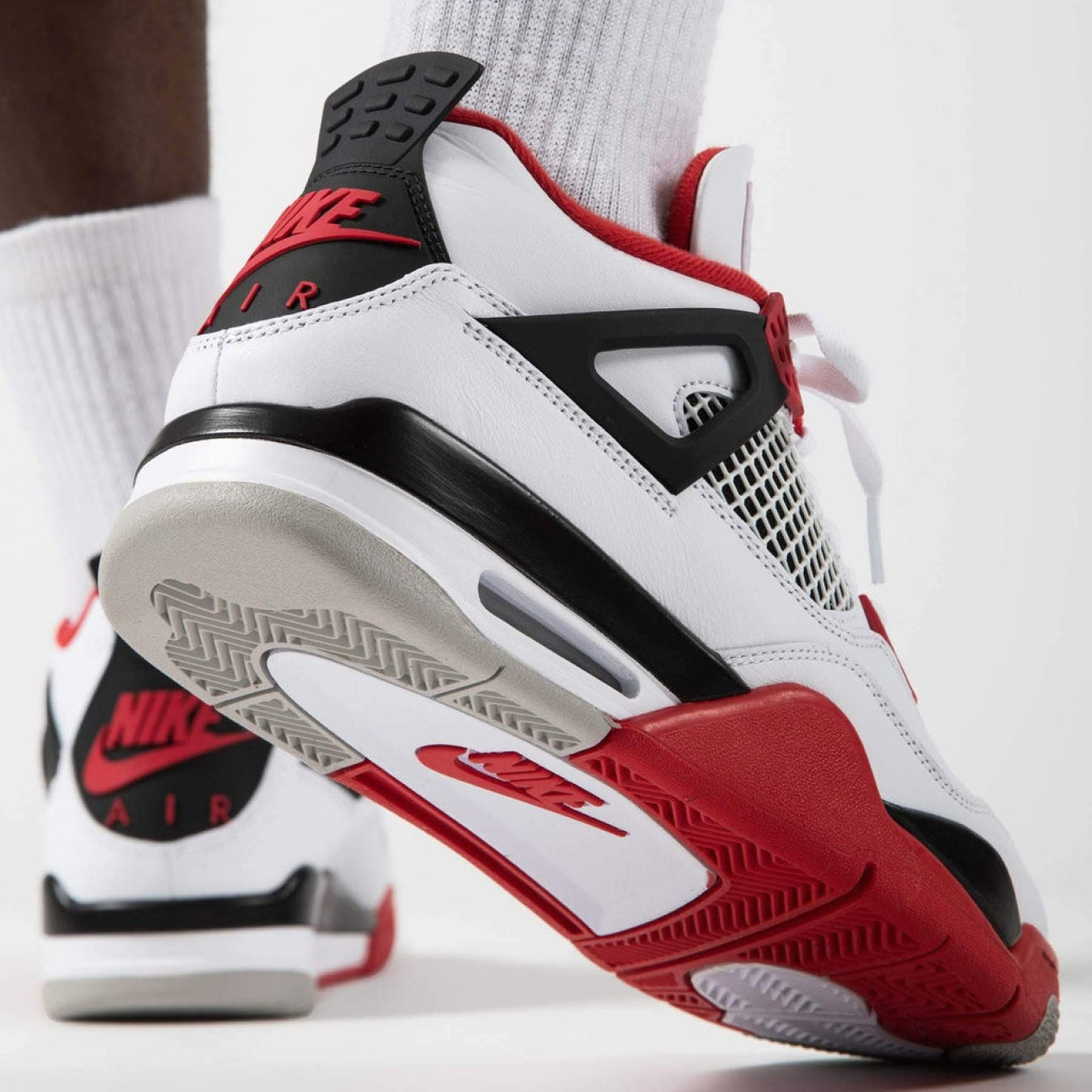 Air Jordan 4 Retro OG 'Fire Red' 2020 - Streetwear Fashion - thesclo.com