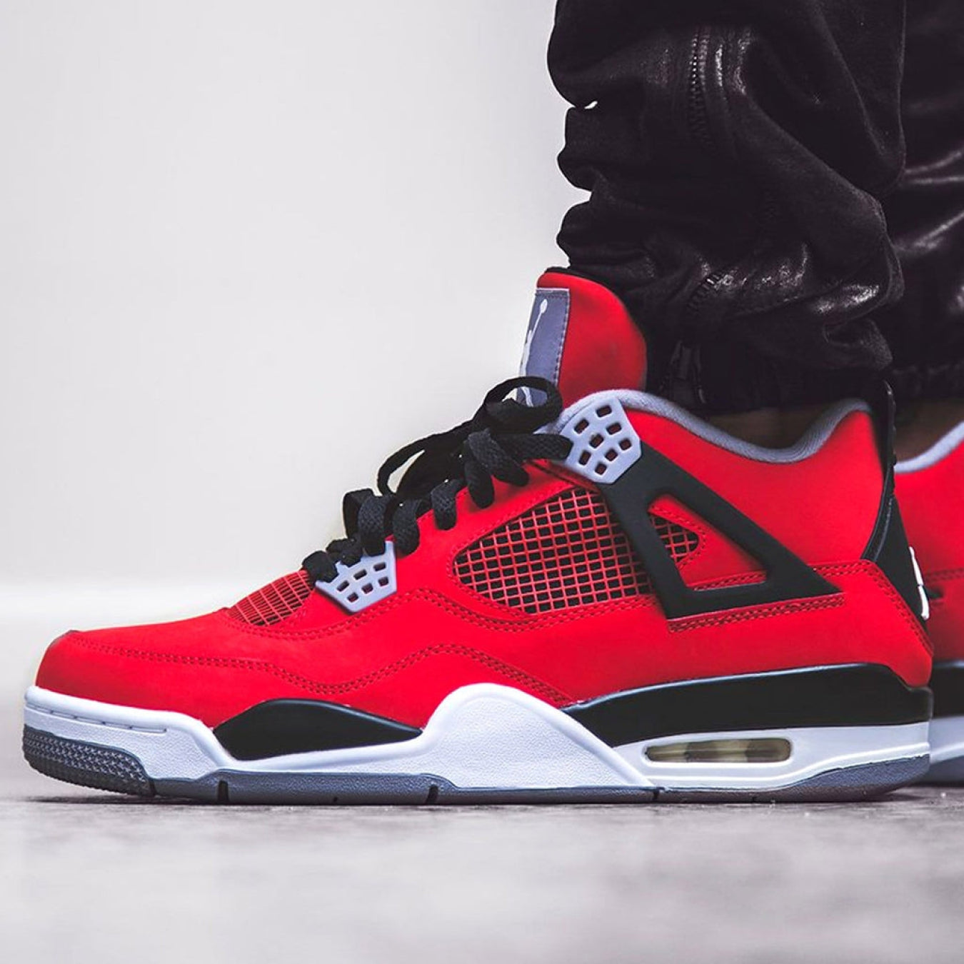 Air Jordan 4 Retro 'Toro Bravo' - Streetwear Fashion - thesclo.com