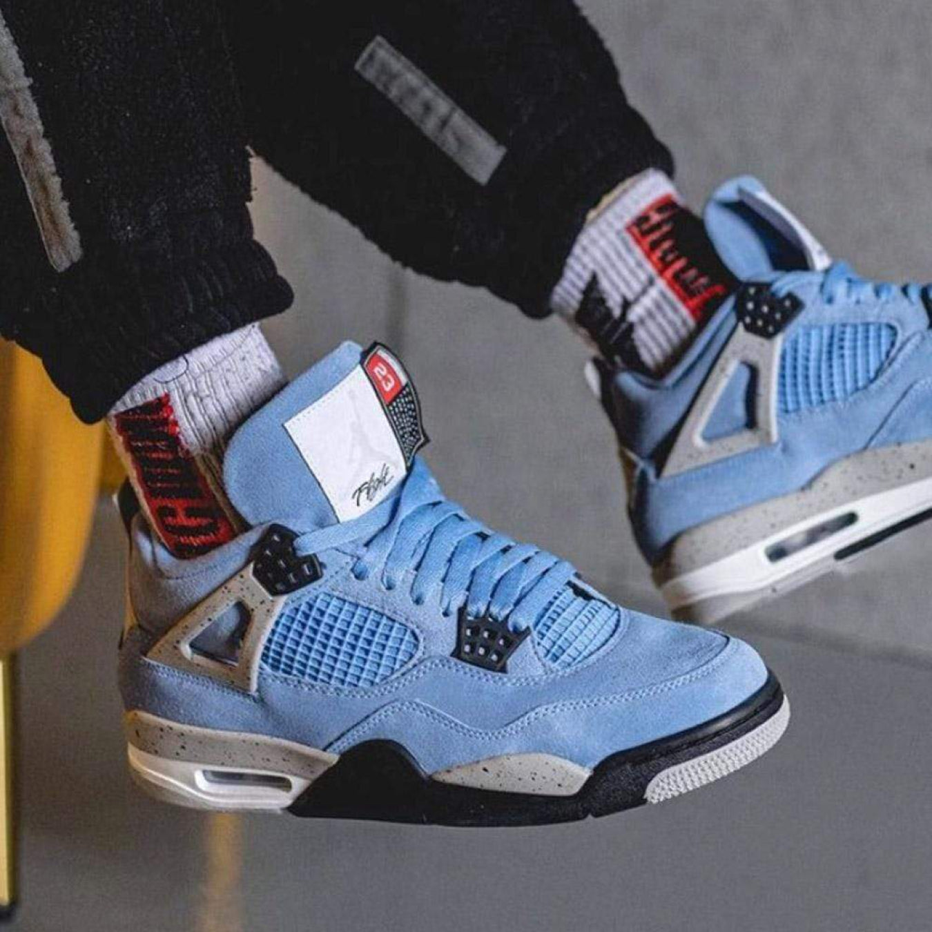 Air Jordan 4 Retro 'University Blue' - Streetwear Fashion - thesclo.com