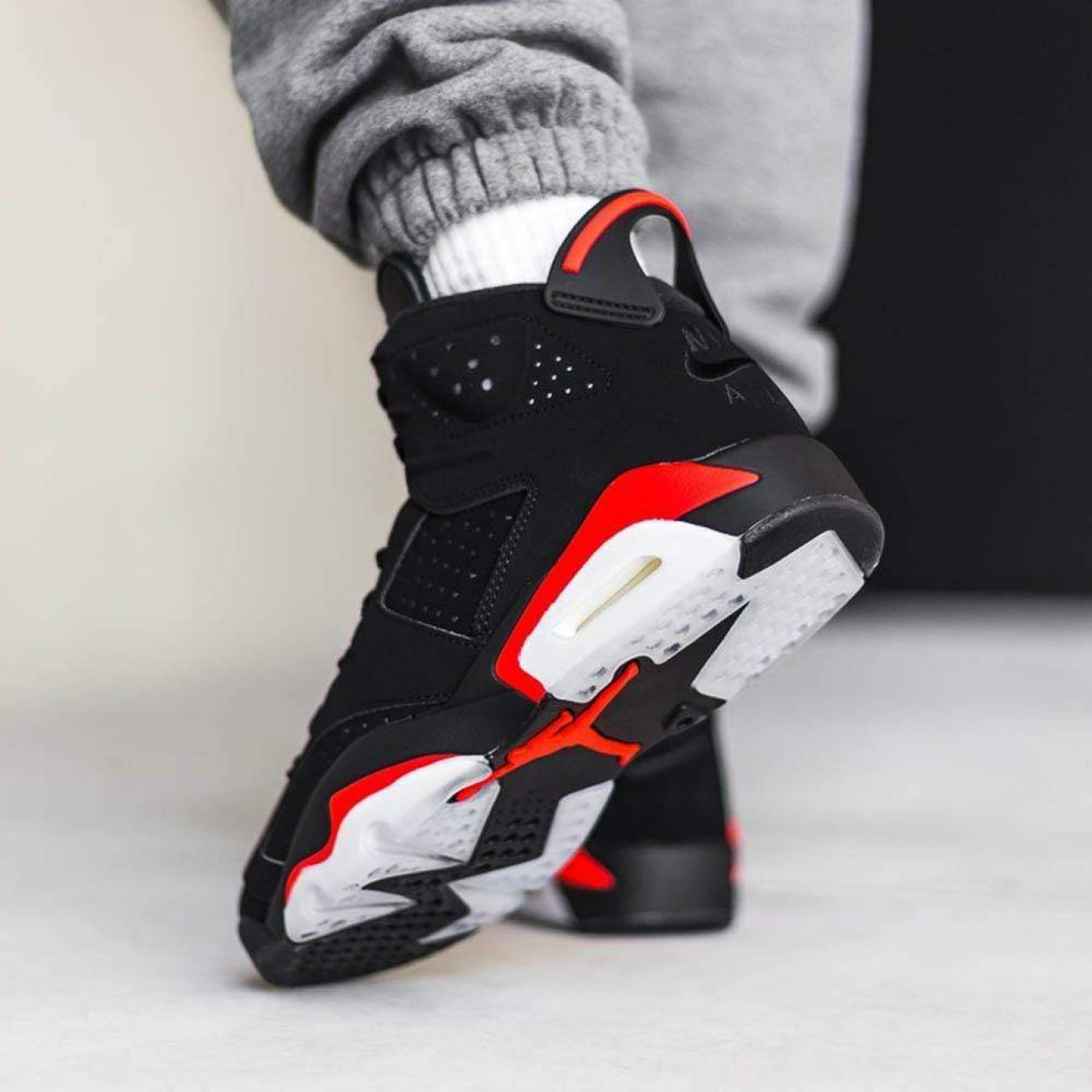 Air Jordan 6 Infrared Retro 2019 - Streetwear Fashion - thesclo.com