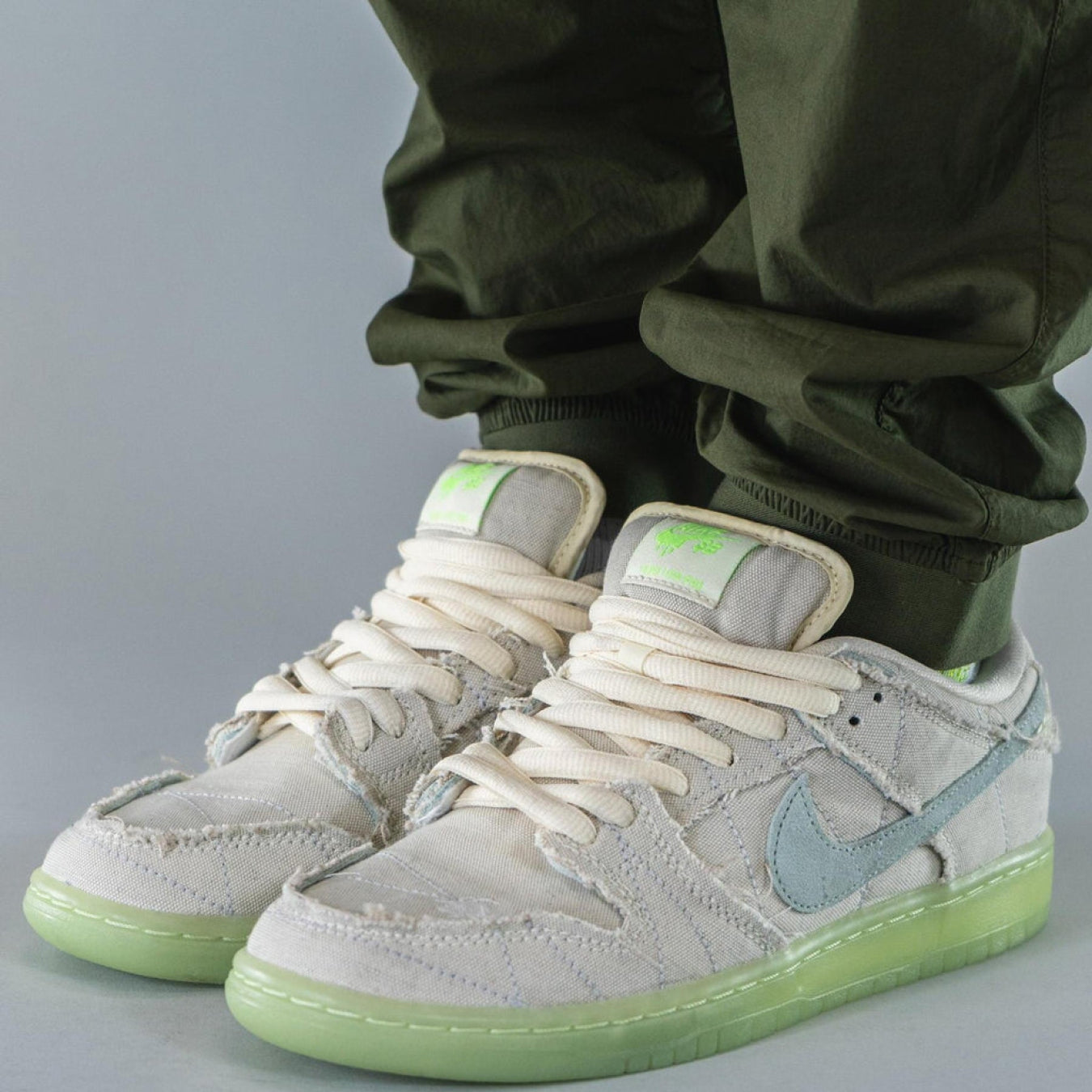 Nike Dunk Low SB 'Mummy' - Streetwear Fashion - thesclo.com