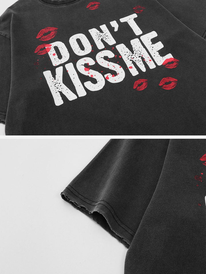 Thesclo - Blow Kisses Print Distressed Tee - Streetwear Fashion - thesclo.com