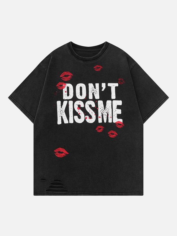 Thesclo - Blow Kisses Print Distressed Tee - Streetwear Fashion - thesclo.com